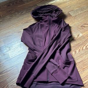 Lululemon jacket size 4